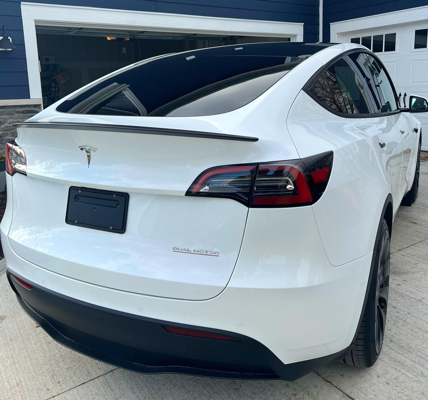 Tesla Model Y SUV (2022-2024) Performance Style Rear Boot Spoiler Lip (Gloss Black)