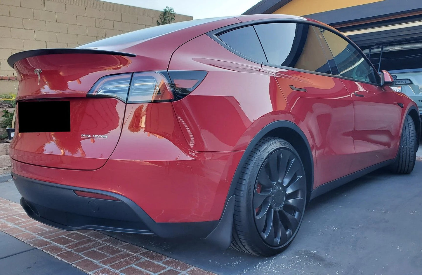 Tesla Model Y SUV (2022-2024) Performance Style Rear Boot Spoiler Lip (Gloss Black)
